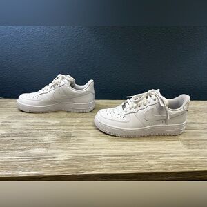 LIKE NEW!!! Nike Air Force 1 (AF1) Women's White Out Sneakers